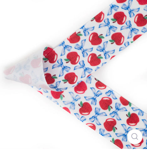 Apples and Bows (Streamers included)