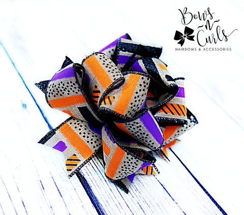{{ Witches Canvas }}